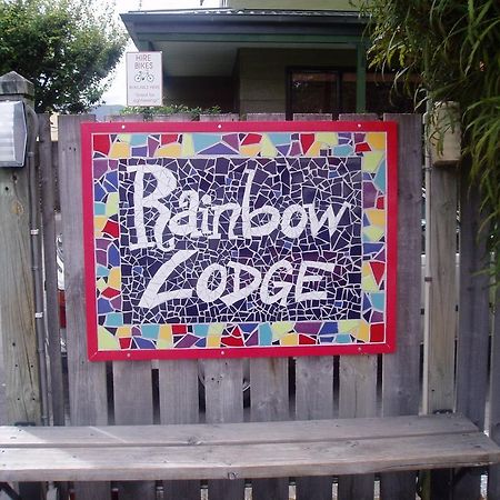 Rainbow Lodge Backpackers Таупо Экстерьер фото